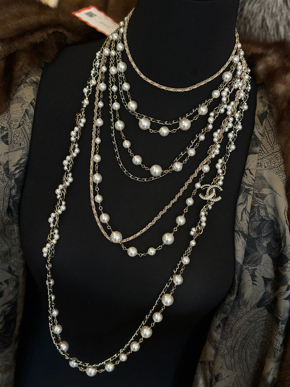 Thumbnail: Chanel necklace 