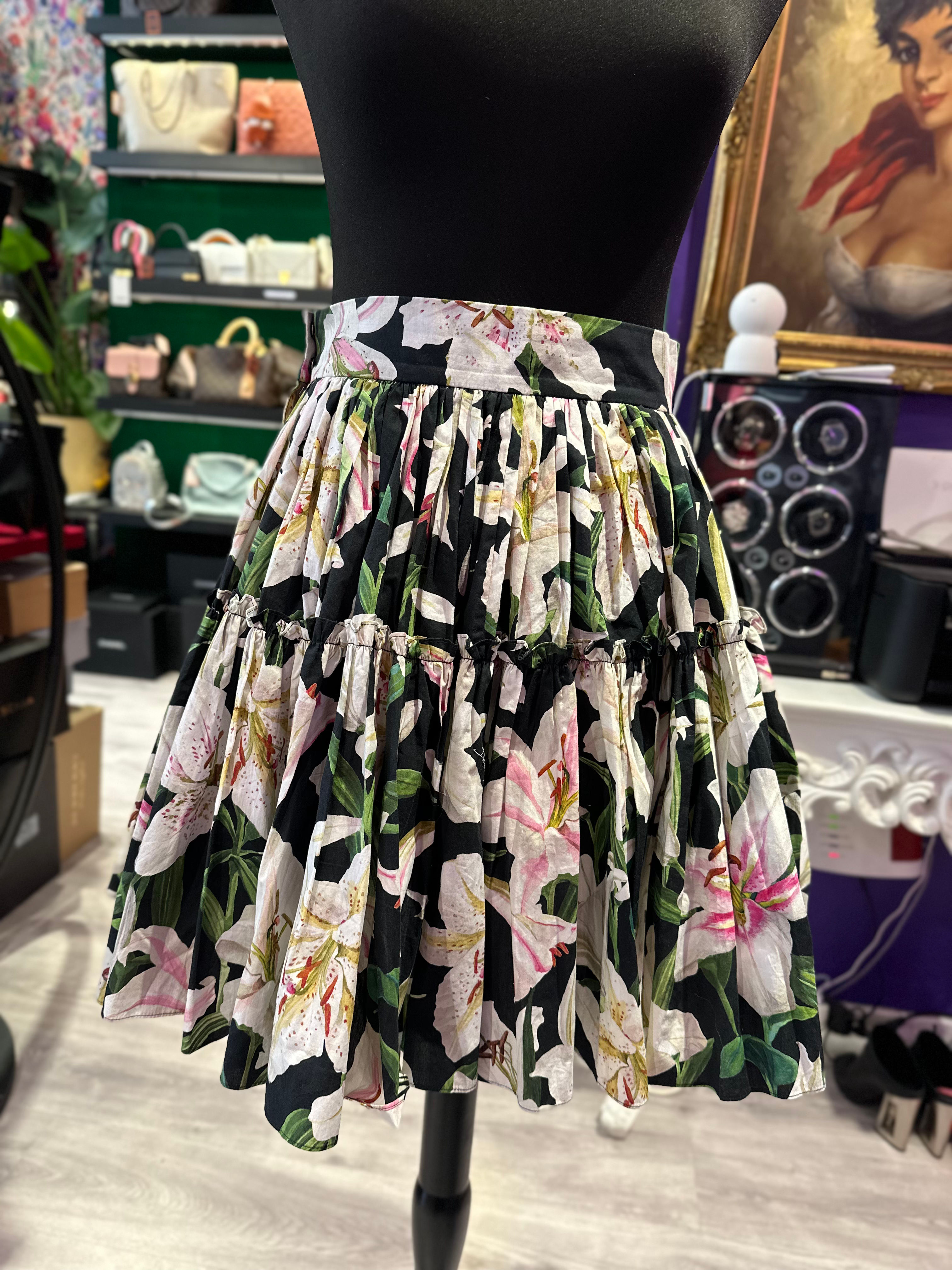 Dolce&Gabbana Skirt size S ( waist 68)
