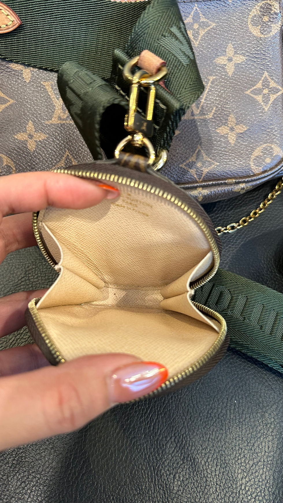 Hình thu nhỏ: Louis Vuitton Multi Pochette bag