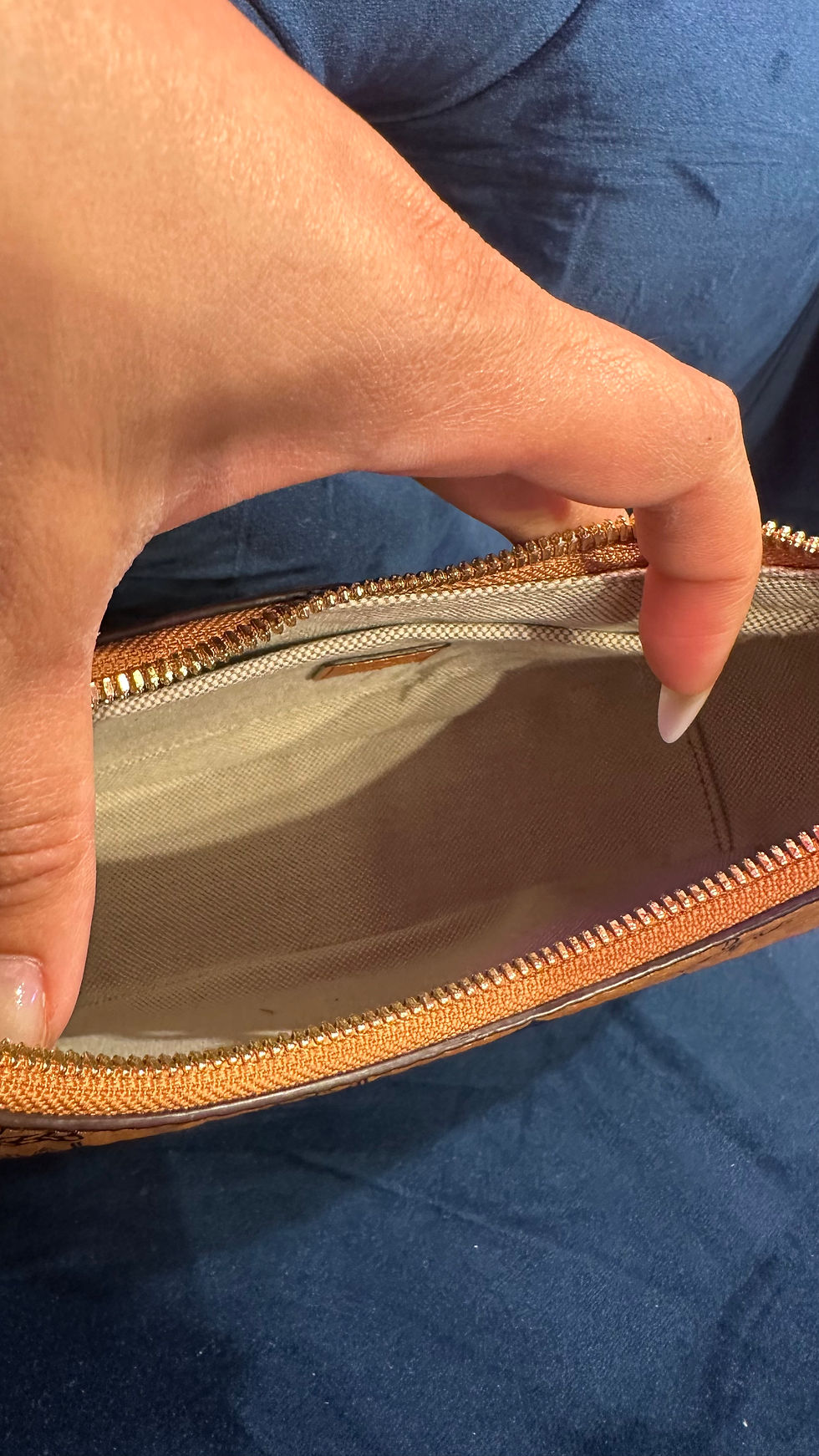 Thumbnail: Mcm Aren hobo bag 