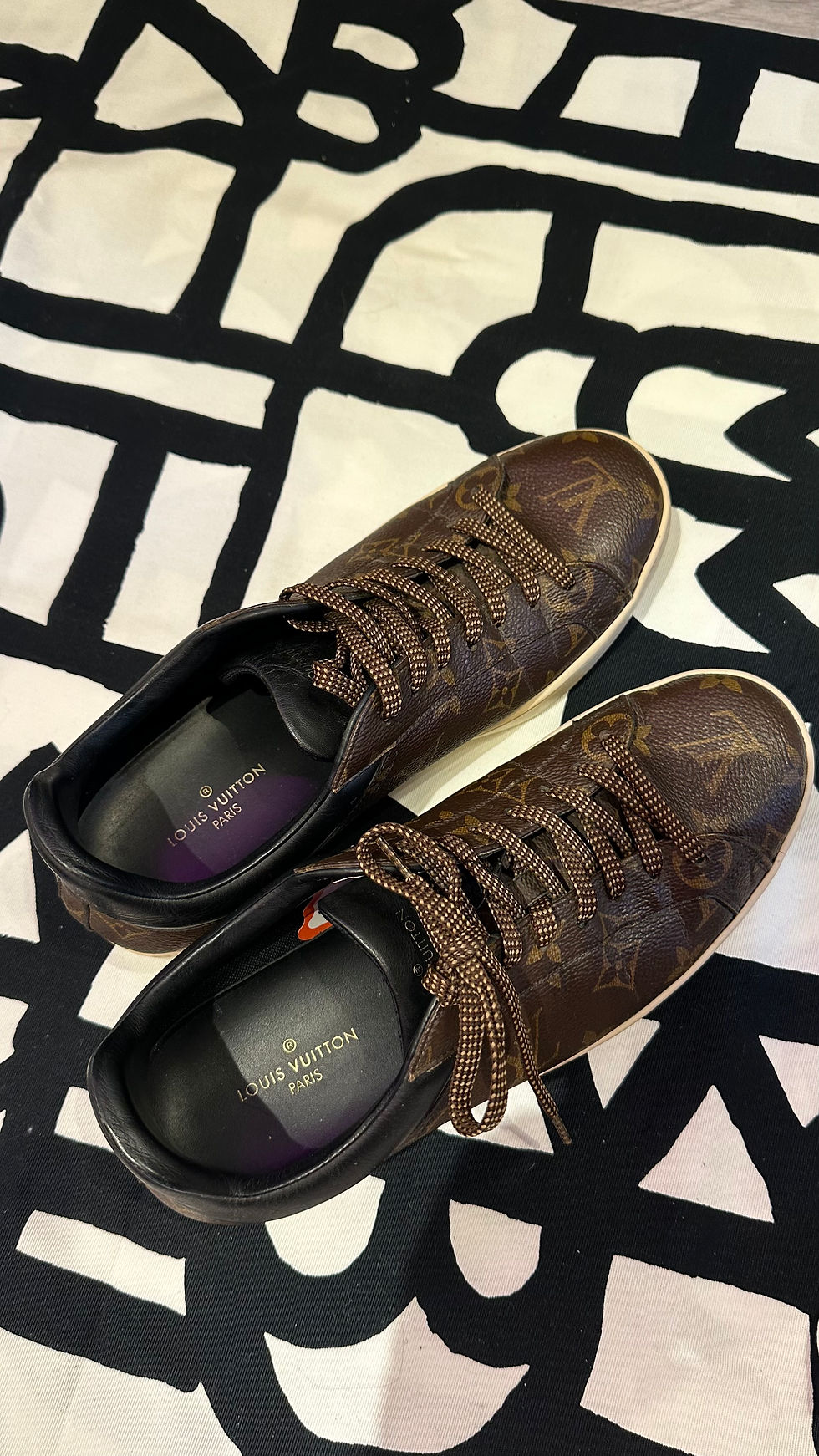Hình thu nhỏ: Louis Vuitton Sneaker Size 6 (fit 37-38)