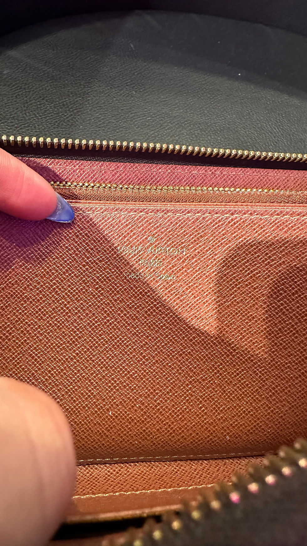 Hình thu nhỏ: Louis Vuitton Zippy Wallet