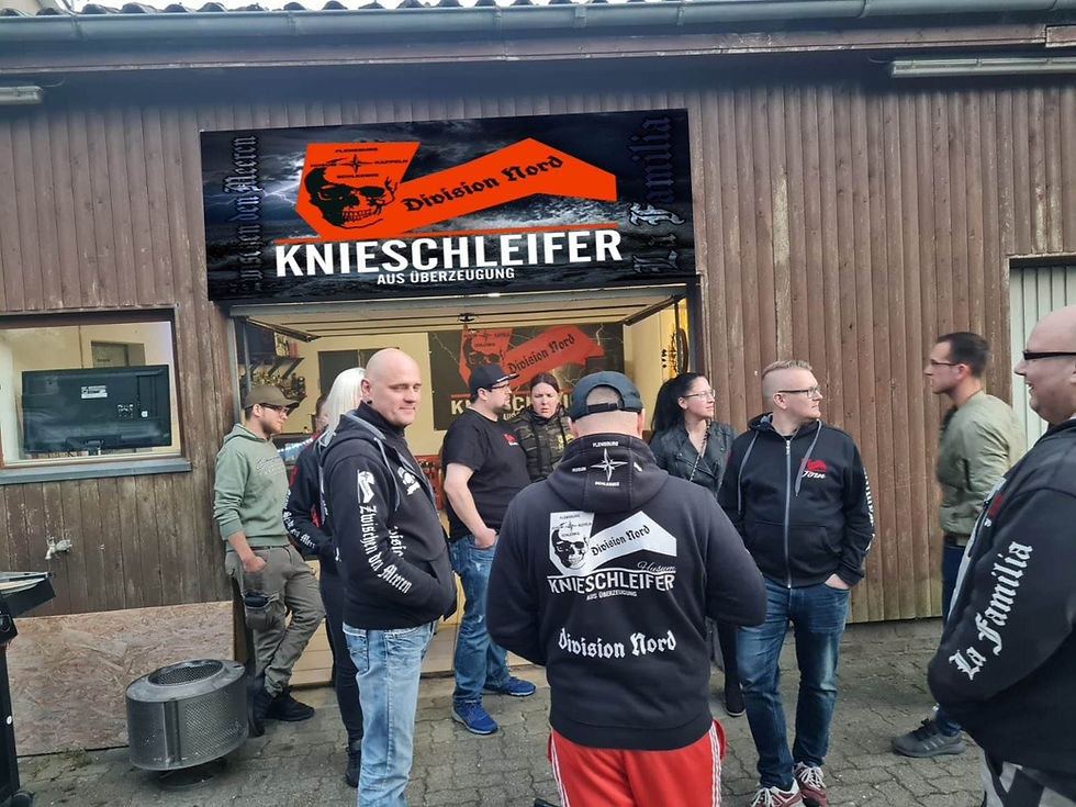 Miniaturbild: DIVISIONZIPPER MIT ALLEN DRUCKEN MIT LOGO