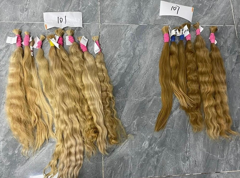 Miniaturbild: Blondes europäisches Slavic Schnitthaar