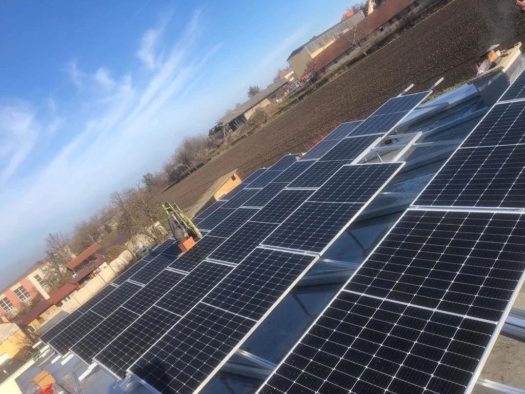 9,9kW + 10,24kWh bateriové úložiště prosinec 2022 Počenice.webp