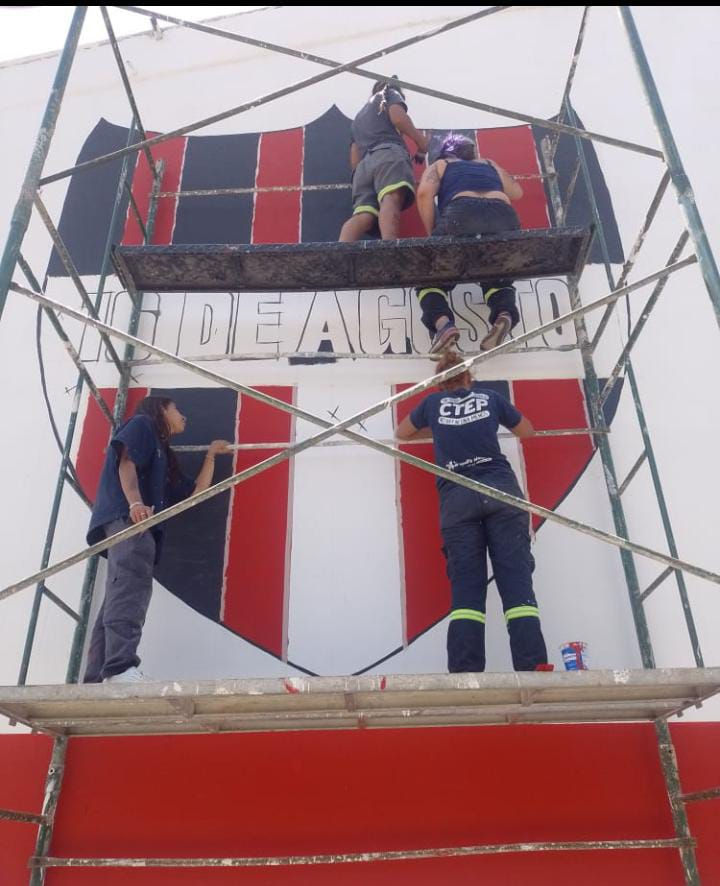 07 escudo del club - Lado A