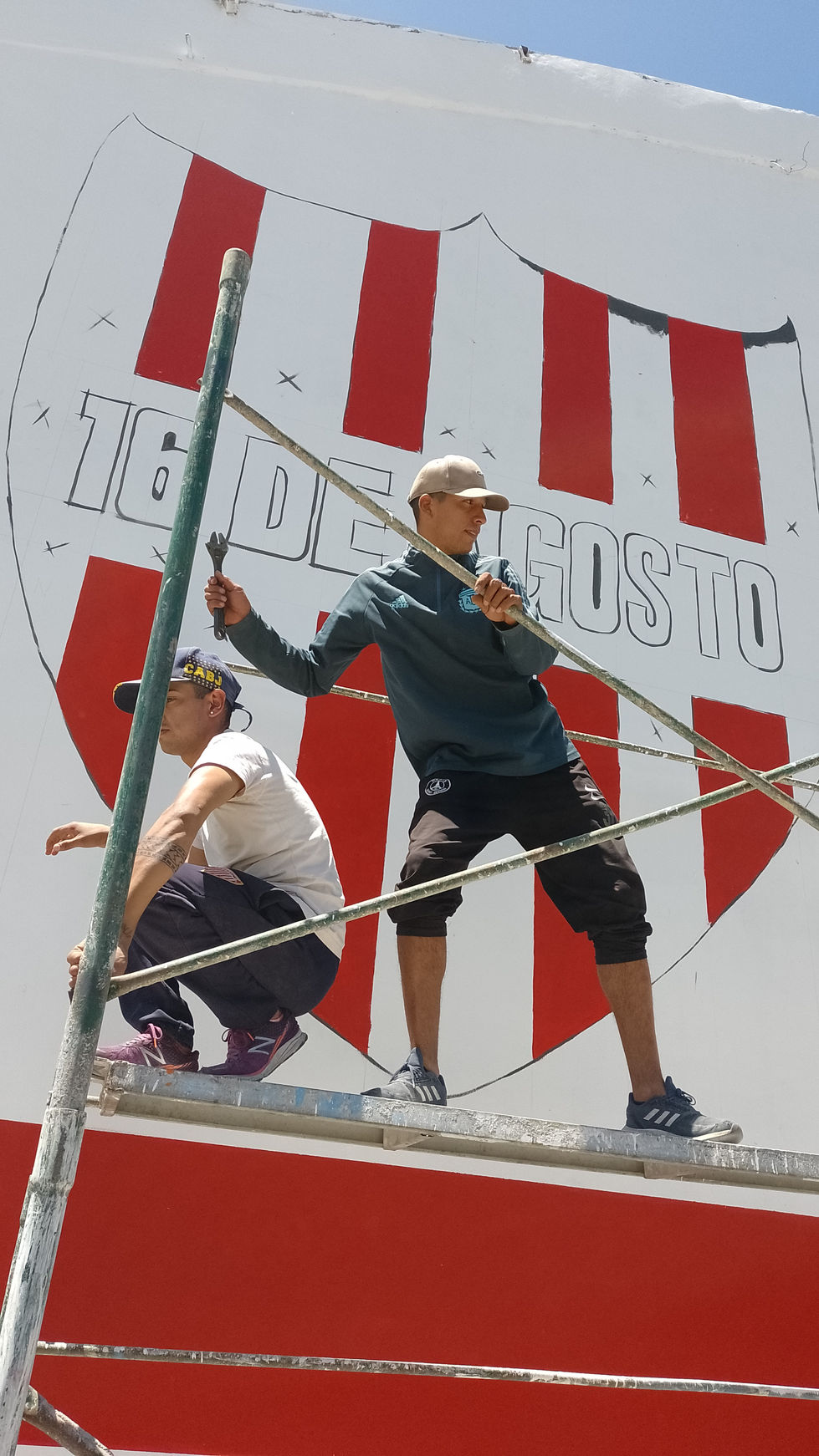 06 Escudo del club - Lado A