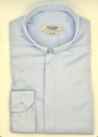Chemise à col inversé bleu ciel 