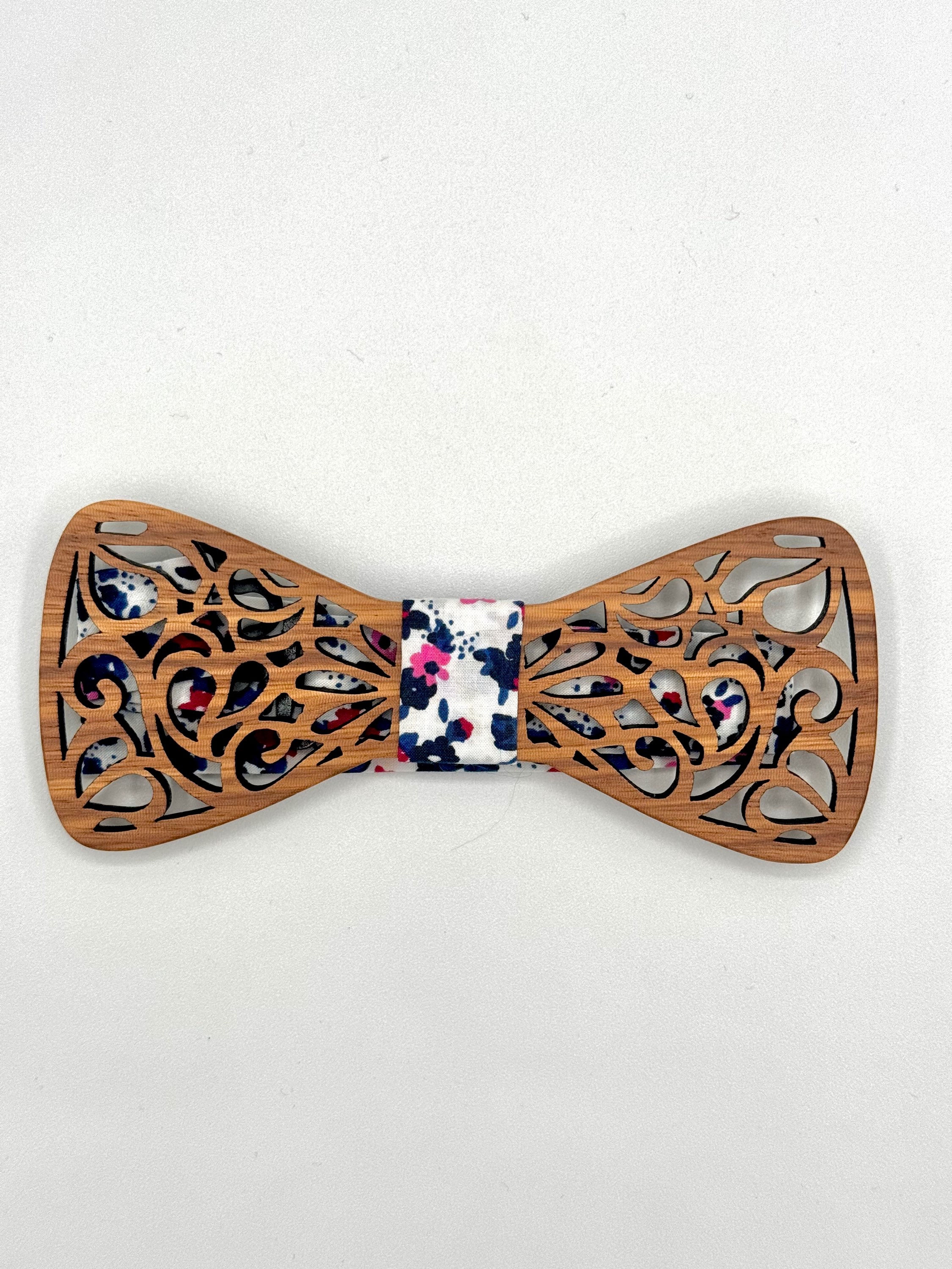 Noeud papillon en bois à motifs 