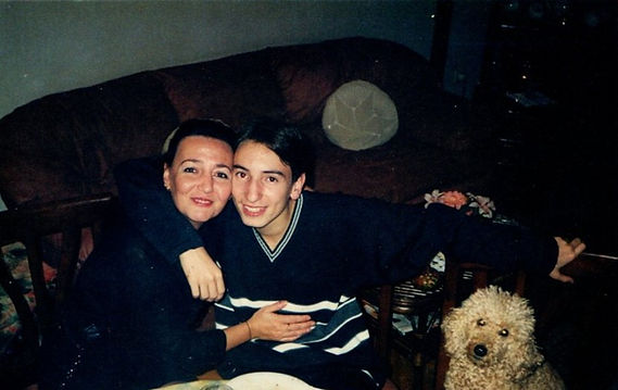 annem ve kız kardeşim.jpg
