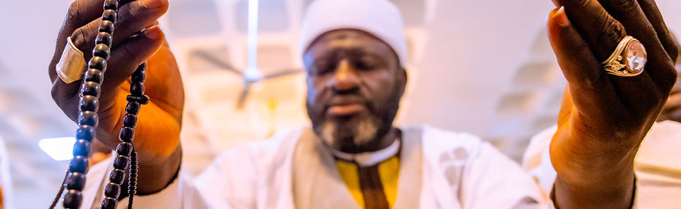 Man_praying_in_mosque_echoes_of_bauchi
