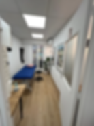 Salle de consultation du cabinet d'ostéopathie proche de Plan de Grasse