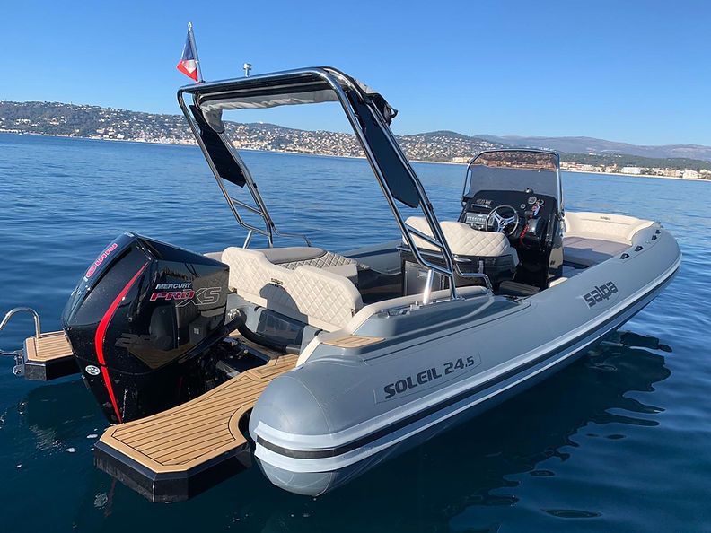 Location bateau semi-rigide Salpa Soleil 24.5 Juan-les-pins avec ou sans skipper