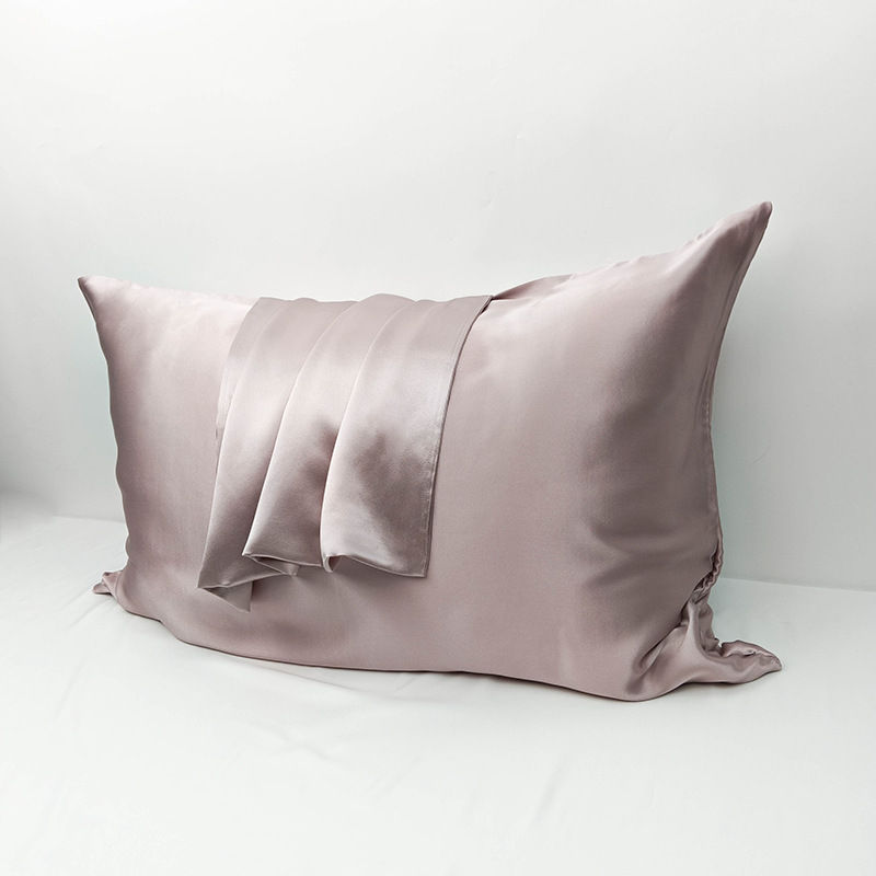Thumbnail: Serica Silk – 22 Momme Mulberry Silk Pillowcase