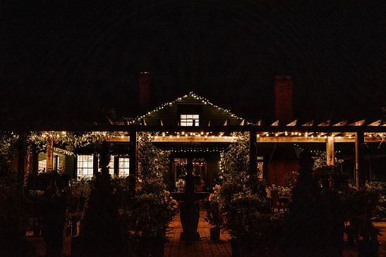 market-at-grelen-wedding-lauren-trell-greenhouse-photography-by-v-7188_orig.jpg