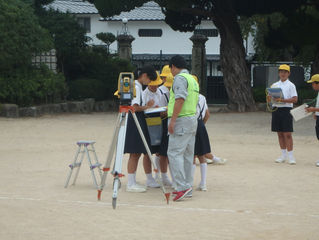 兵庫測協西播支部 龍野小学校 測量体験学習