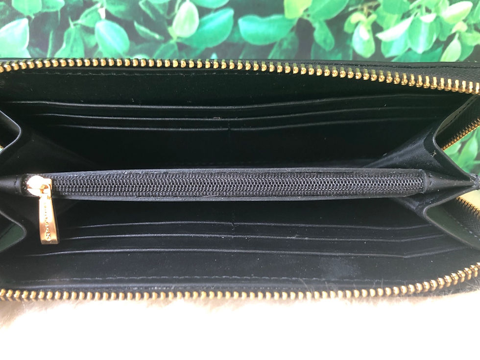 Thumbnail: Black Cowhide Leather Continental Wallet Women
