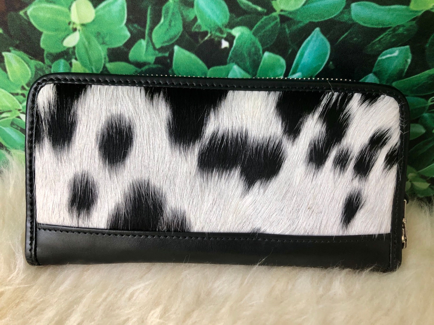 Cowhide Wallet Zip Wristlet Clutch Black Leather
