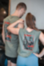 Couple en débardeur Let loose