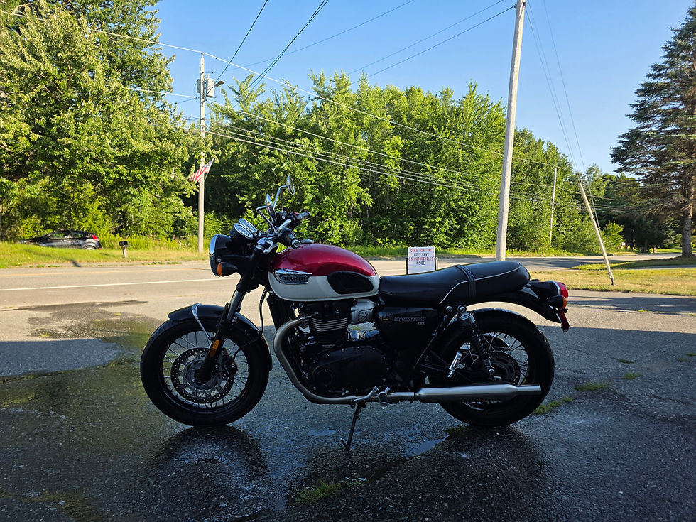 Thumbnail: 2022 Triumph Bonneville T100