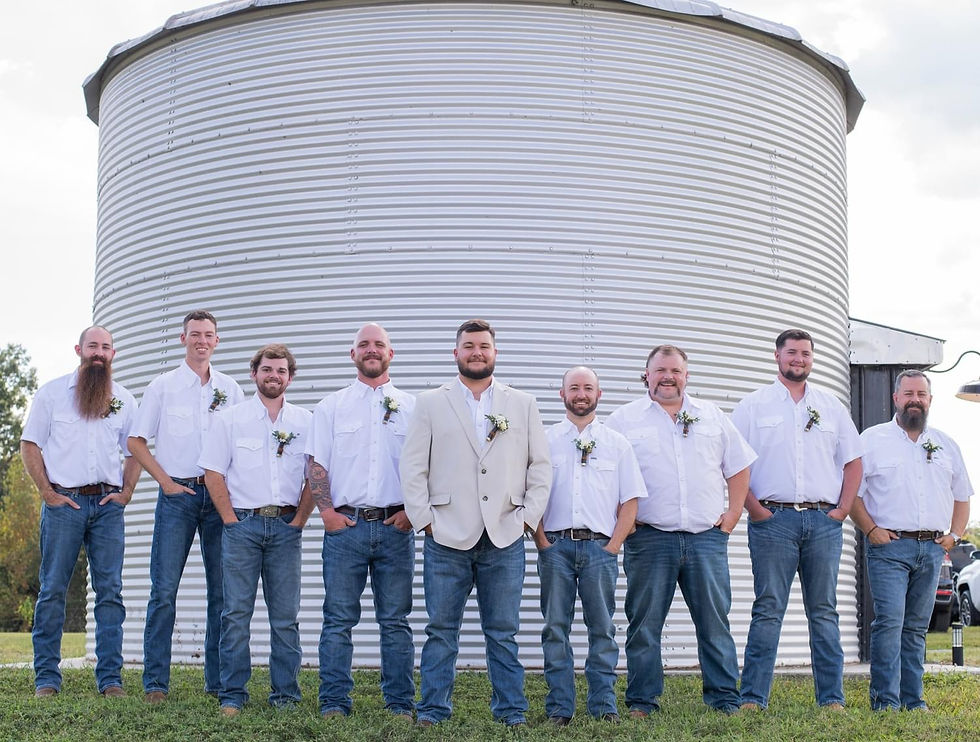 Willow Oaks Venue, Grain Bin, Grooms Quarters, groomsmen, Knoxville, TN, Wedding Venue