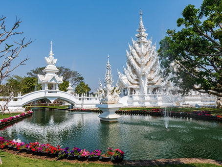 Wat Rong Khun: Visit this Beautiful White Temple in Thailand in 2026
