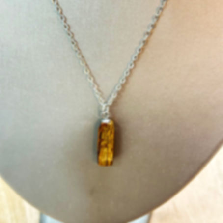 Collier en argent avec pendentif œil de tigre, Pierres des anges.