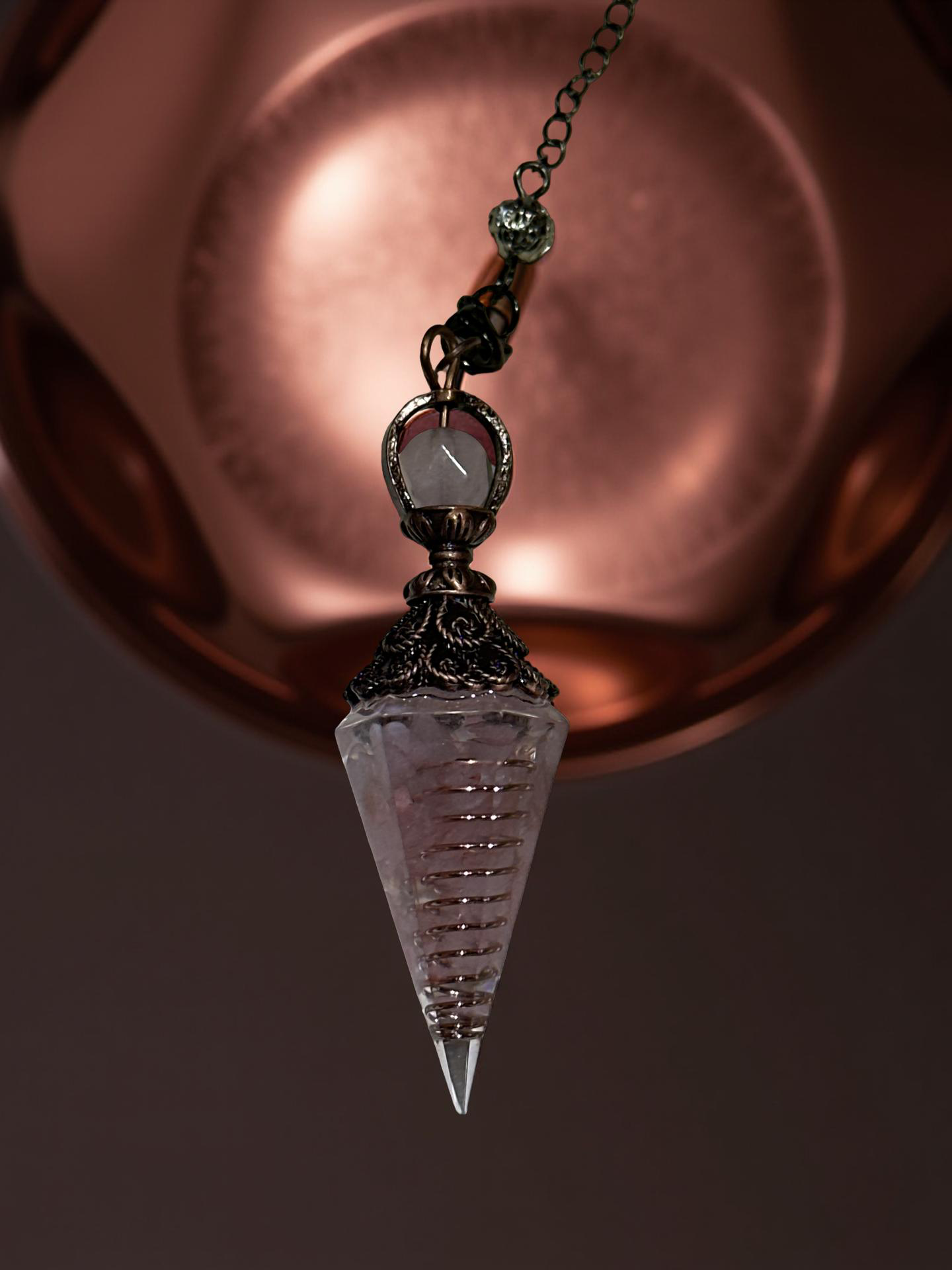 Pendule Orgonite en Quartz Rose – Amour, Douceur & Connexion Intuitive, une pierre des anges