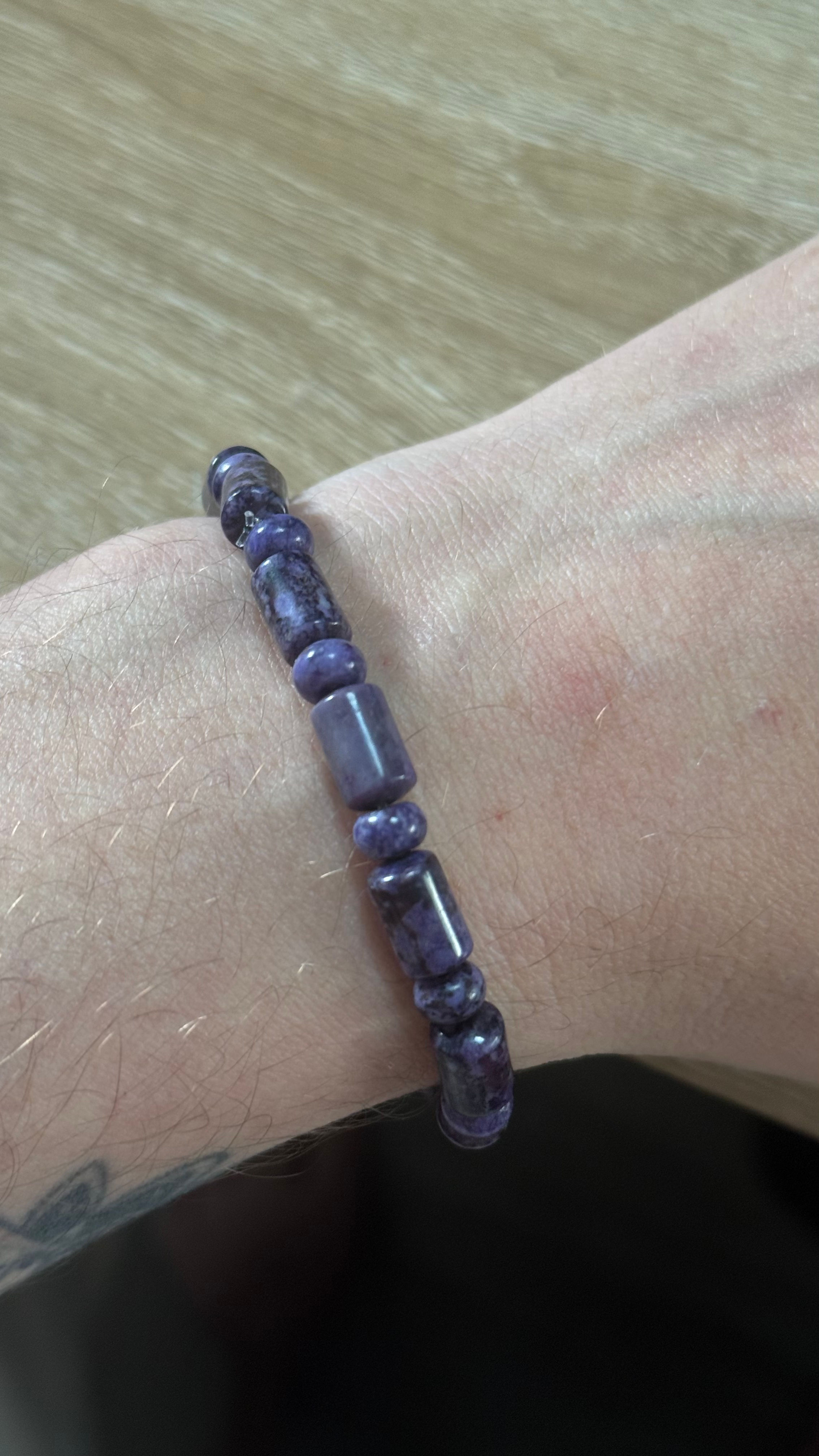 Bracelet Élastique en Charoïte Naturelle 18 cm – Sérénité et Transformation
