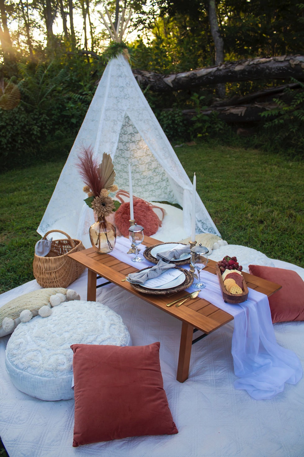 Thumbnail: Royal Picnic