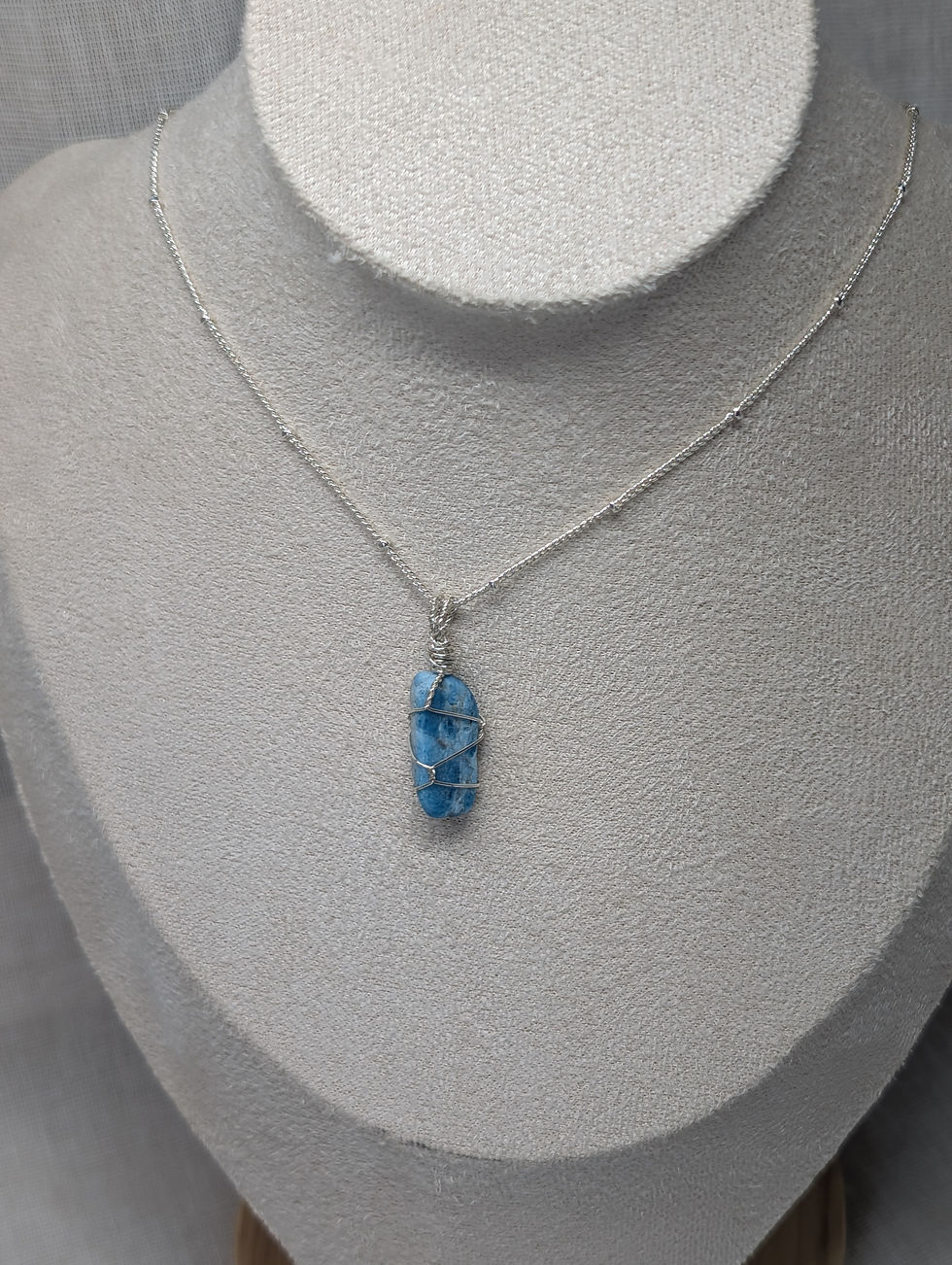 Collier Apatite argenté