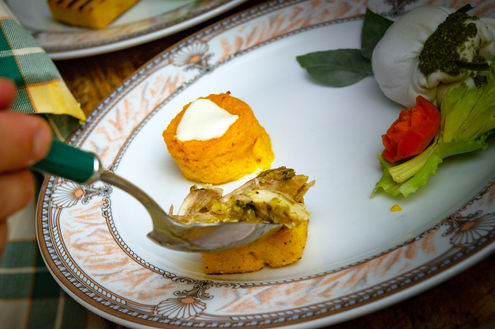 Daniele e la sua assistente Ambra, amano raccontare storie con uno stile semplice e naturale, dove la spontaneità sostituisce la rigidità delle pose, dando vita ad un reportage dallo stile semplice ed elegante. Daniele Spinosa opera su buona parte delle provincie di tutto il territorio lombardo per seguirvi con il suo stile ovunque vogliate. Daniele esprime la sua versatilità fotografica nella realizzazione di servizi matrimoniali, per fidanzati, gravidanze, foto di famiglia, bimbi, foto commerciali e aziendali.
Il servizio fotografico aziendale include la realizzazione di foto professionali di prodotti, servizi, ambienti aziendali, eventi aziendali, ritratti di dipendenti e molto altro.