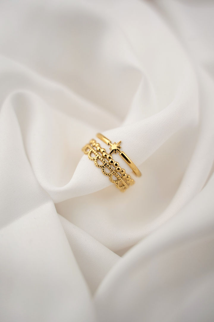 Filigraner Goldring ‚Filigree Lace‘: Elegantes Schmuckstück mit zarten Spitzen-Details