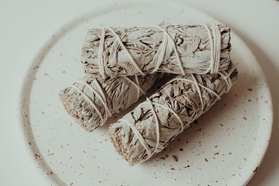 Weißer Salbei, Räucherwerk, energetische Reinigung, spirituelle Reinigung, Schutz und Klarheit, Palo Santo