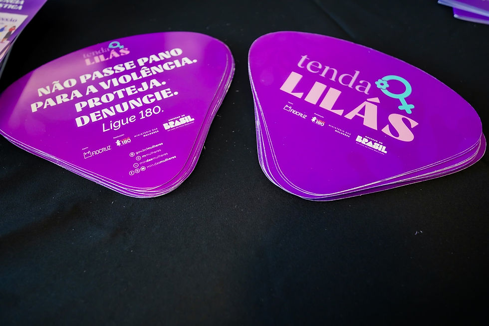 "Tenda Lilás" oferece orientações sobre políticas públicas para mulheres