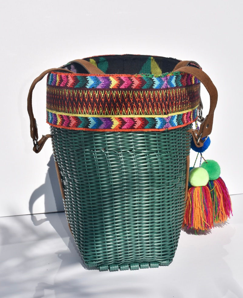 Thumbnail: Timeless Tote by Lourdes: Menta Happy