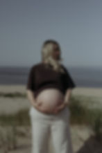 Zwangerschapsshoot in de duinen van Oostvoorne.