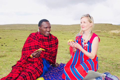 Picnic lunch in Ngorongoro with the Maasai