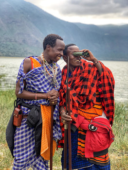Maasai morani _ kiikarit.jpeg