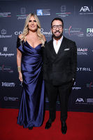 Tiziana Rocca e Jeremy Piven