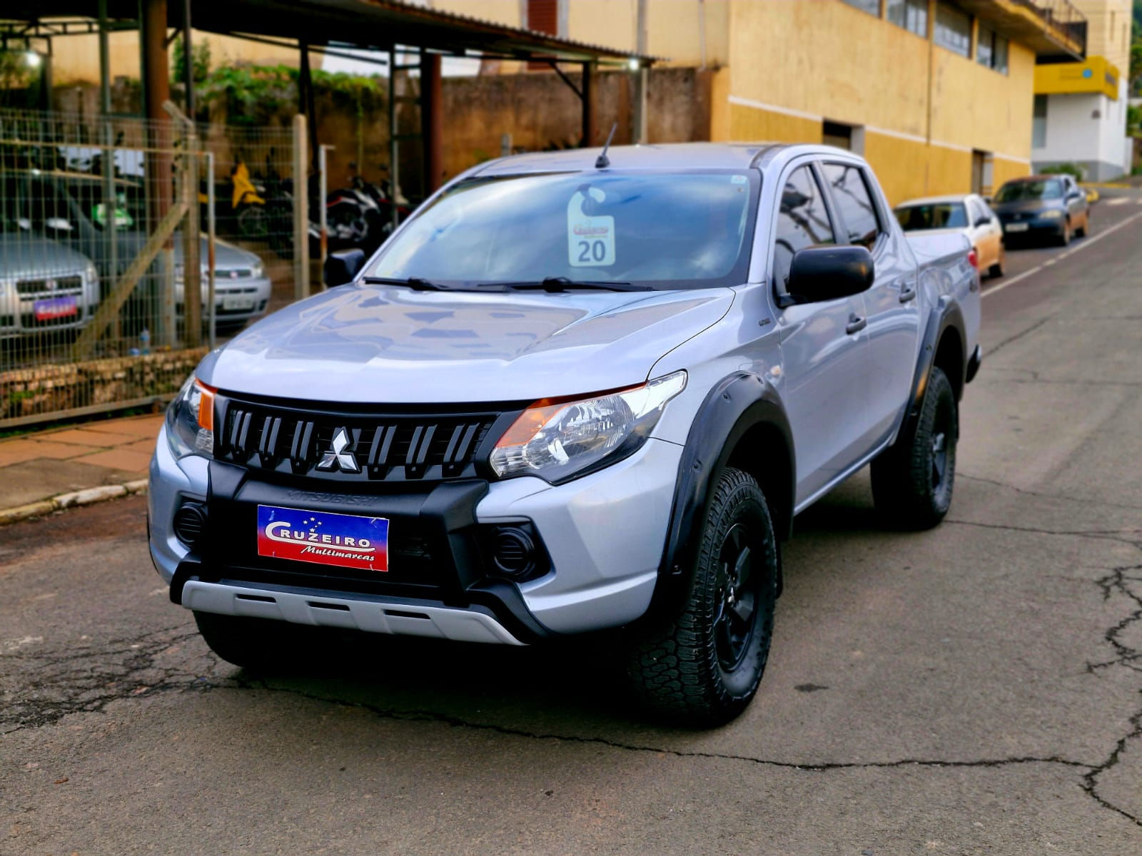 MITSUBISHI L200 TRITON SPORT GLX 2.4 TURBO CD 4X4 MANUAL