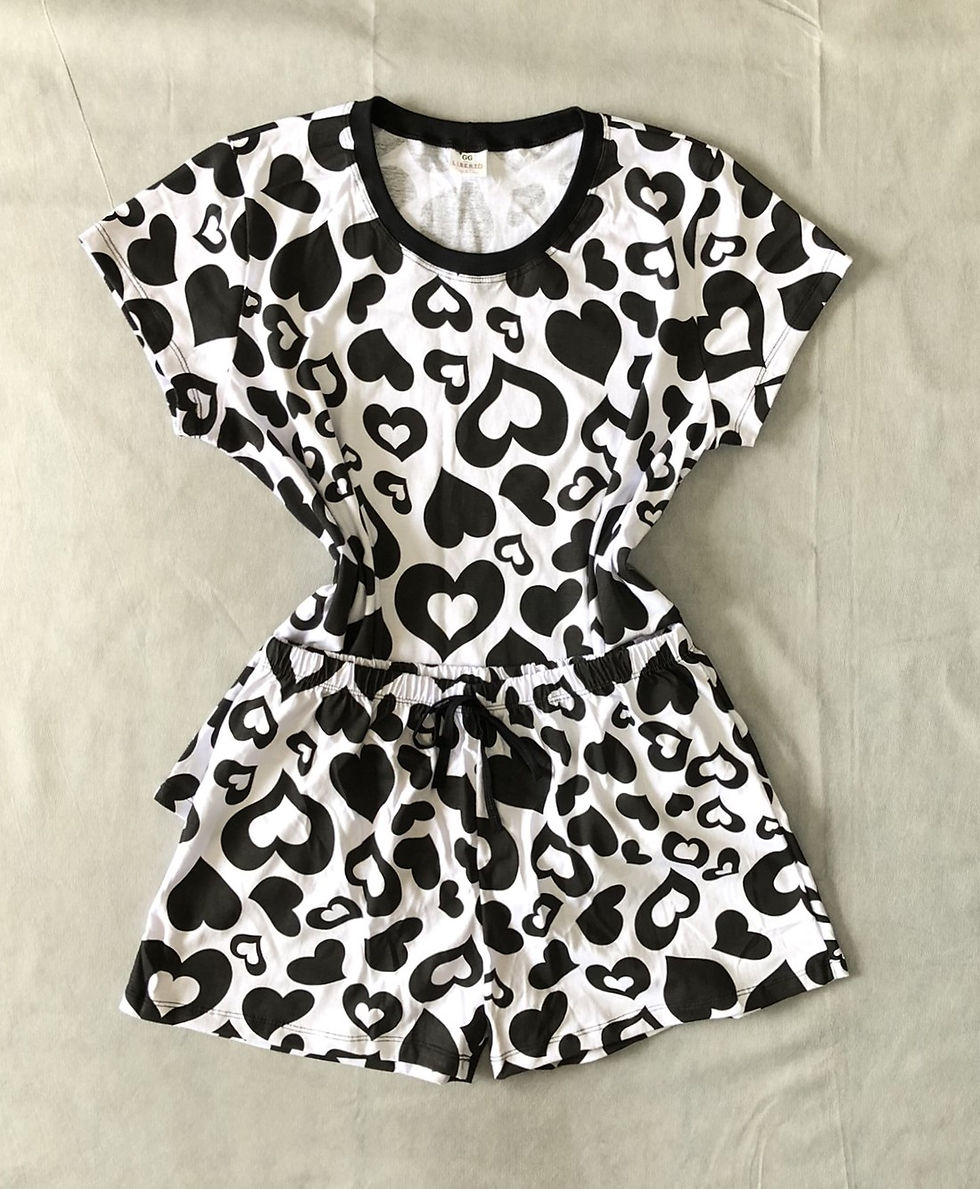 Pijama Feminino Shorts Com Manga Curta - Corações
