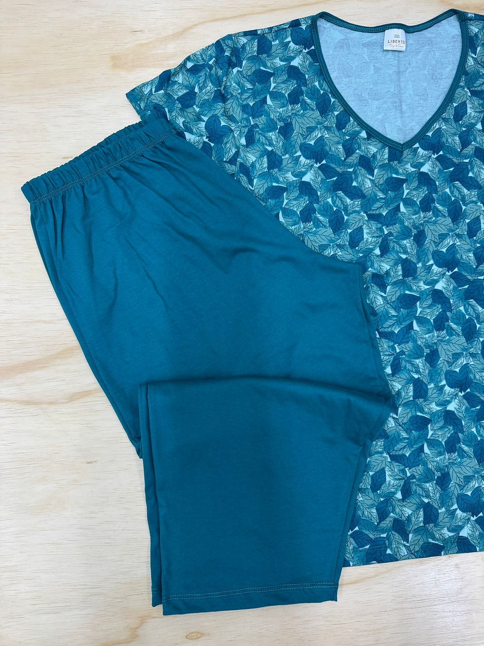 Miniatura: Pijama Calça Capri – Folhas