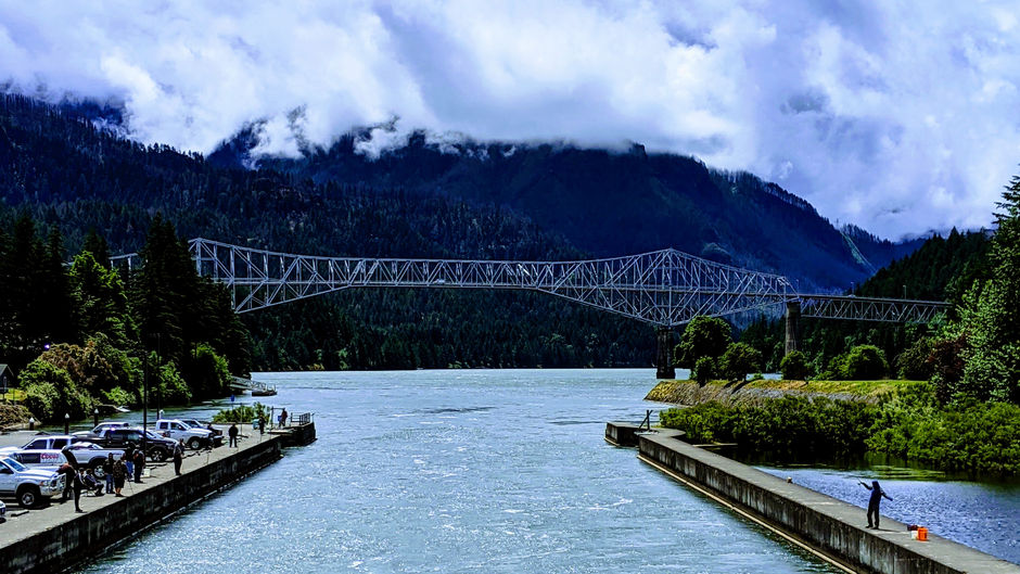 Bridge of the Gods and Columbia River Gorge Area