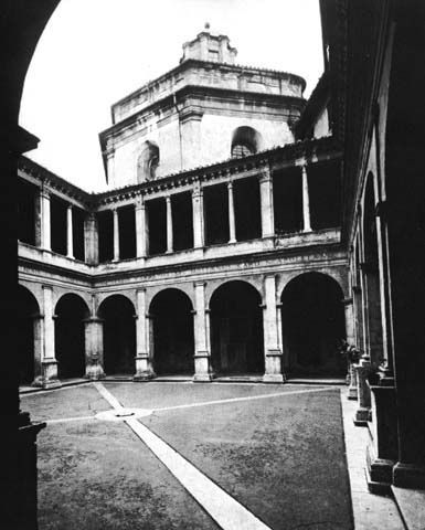 SM_della_Pace_cloître