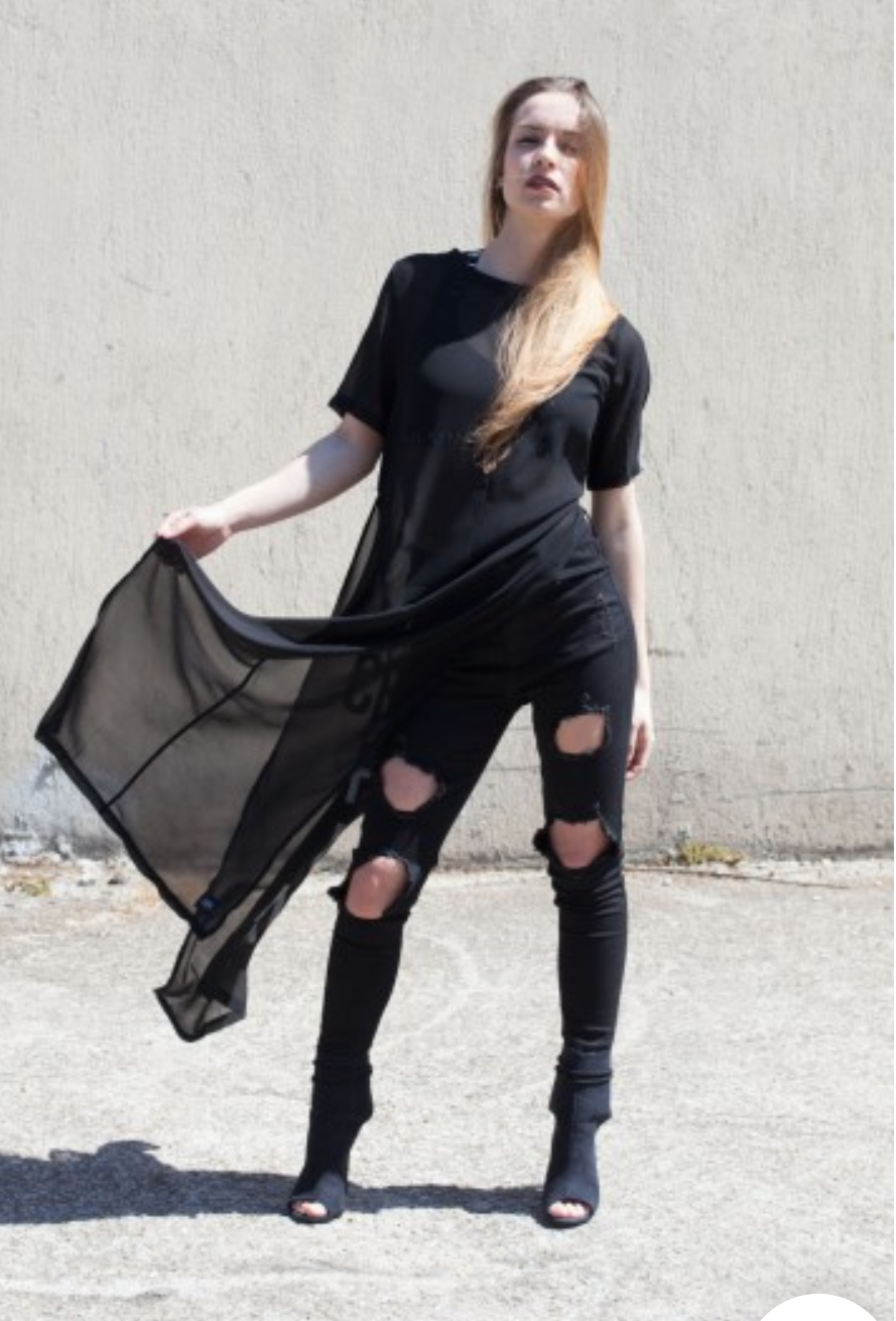 Miniatura: T-SHIRT LONG FIT SIXTH JUNE