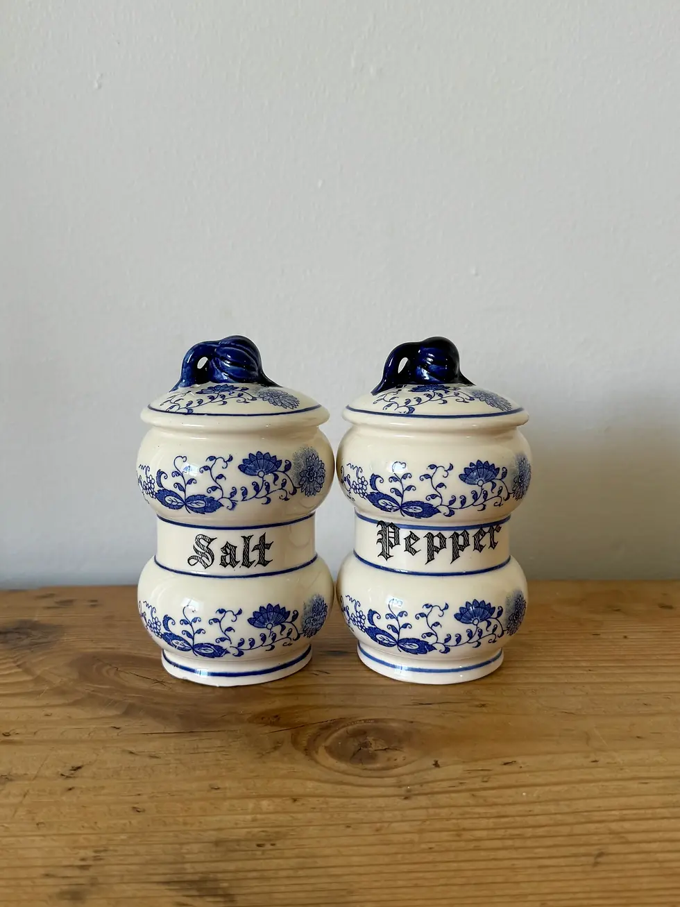 Thumbnail: vintage 1960’s blue onion kitchenwares