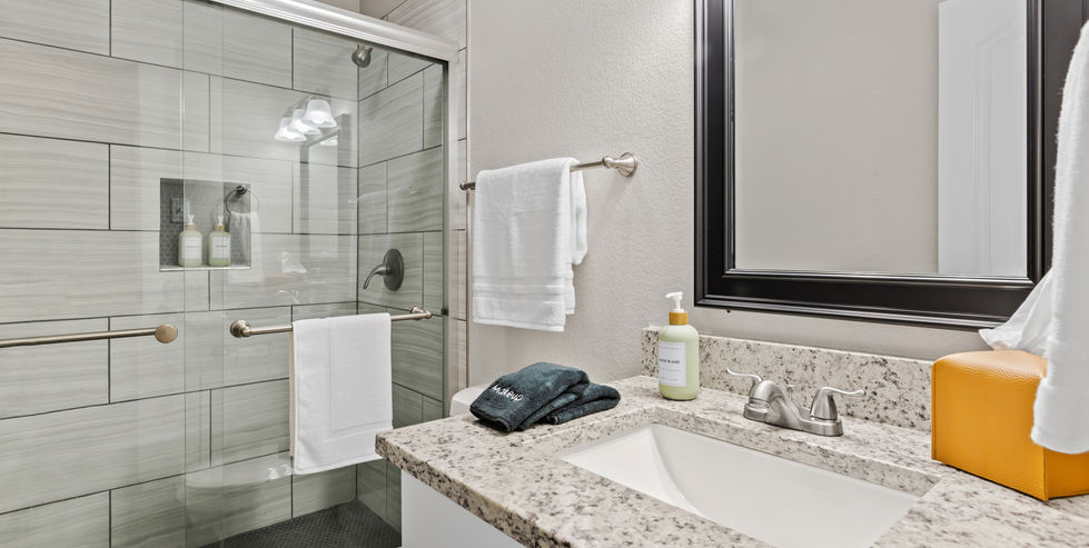 17-1600 E Sanford St-17.jpg