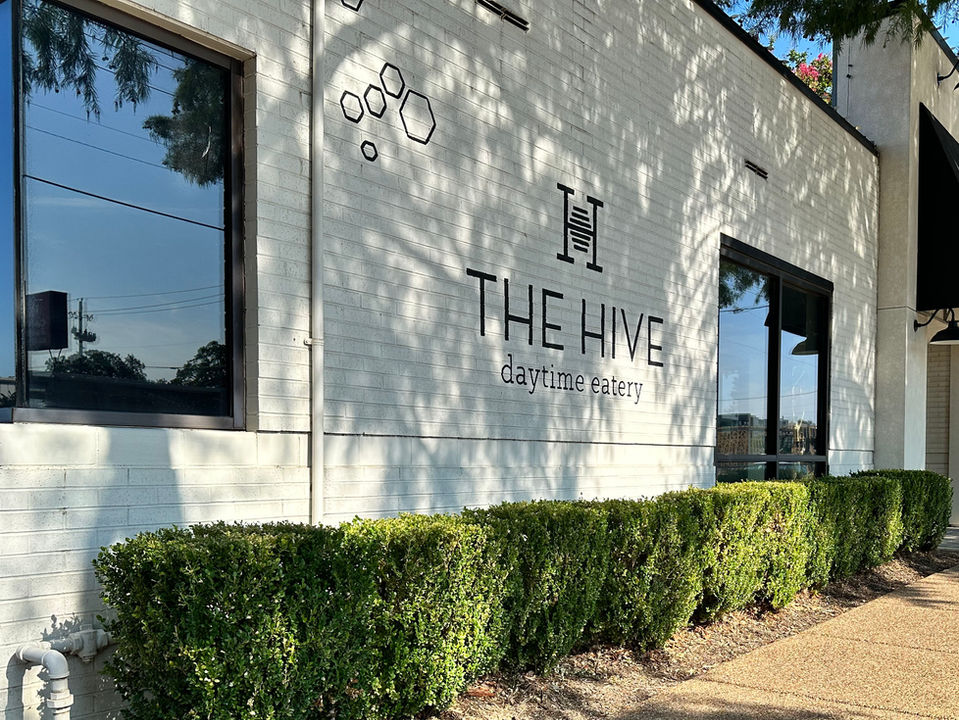 "Experience Luxury and Convenience at Our Fully Furnished VRBO in Arlington, Steps from AT&T Stadium and Globe Life Park. Stay Close to Dallas Cowboys and Texas Rangers' Games. Book Now for an Unforgettable Short-Term Rental Stay in Arlington's Vibrant Sports and Entertainment District."