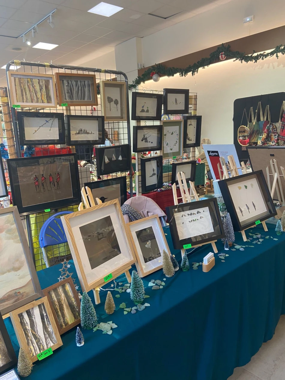 Retrouvez-moi au marché de Noël de la ville de Bougival aujourd'hui et demain de 10h à 18h à la Fondation Bouzemont. Je suis en compagnie de l'artiste peintre Séverine Coatalen Dubut. Nous-vous attendons !! Fondation Bouzemont 10 rue du Général Leclerc 78380 Bougival.